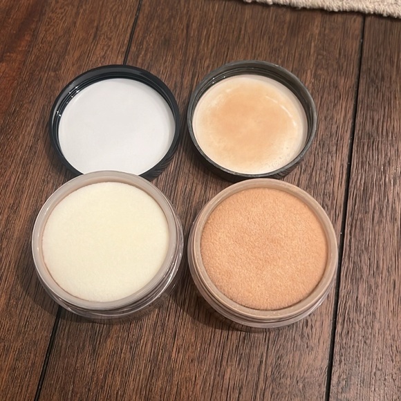 Dermablend Loose Setting Powder - Picture 2 of 6